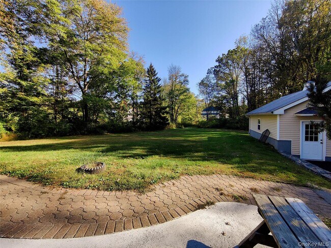 Building Photo - 102 Old Hopewell Rd