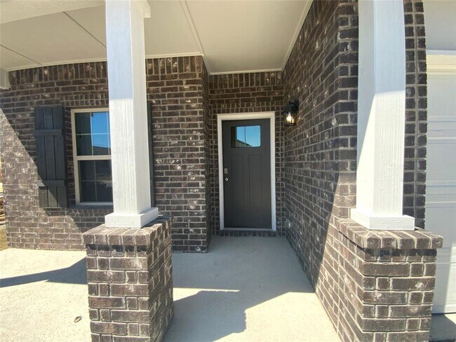 Building Photo - 716 Red Barn Bnd