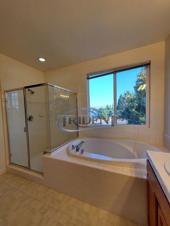 Building Photo - Two Weeks Free Move-in Special!