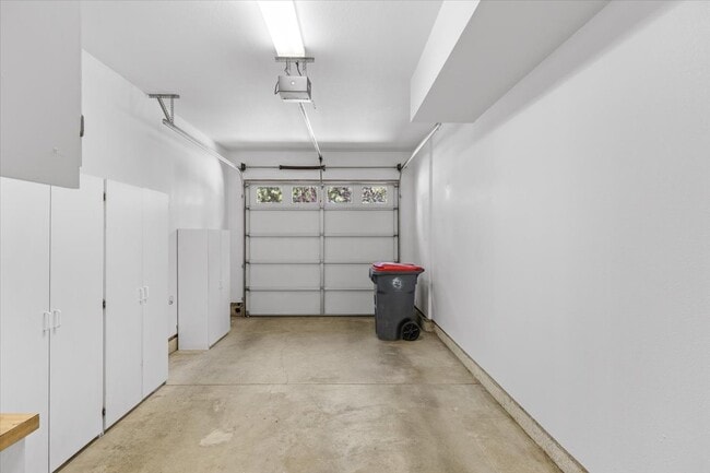 Building Photo - 100 Jackson Creek Dr