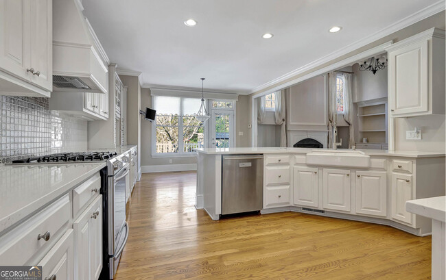 Building Photo - 795 Birkdale Dr