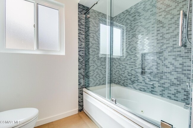 Building Photo - 6823 Castle Peak Dr