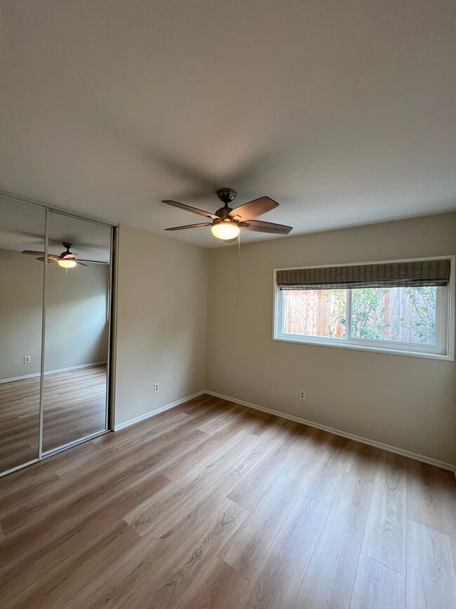 Building Photo - Beautiful Single Story Family Home