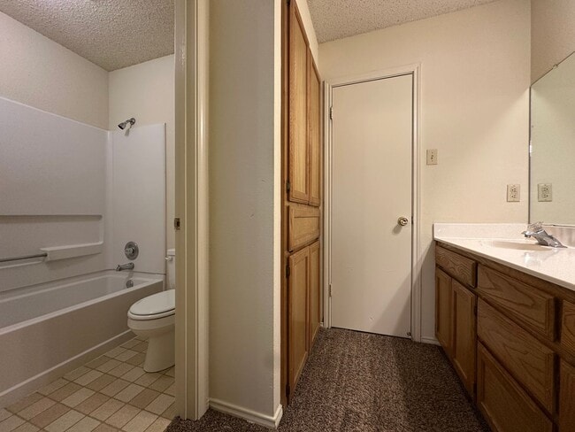 Building Photo - Duplex