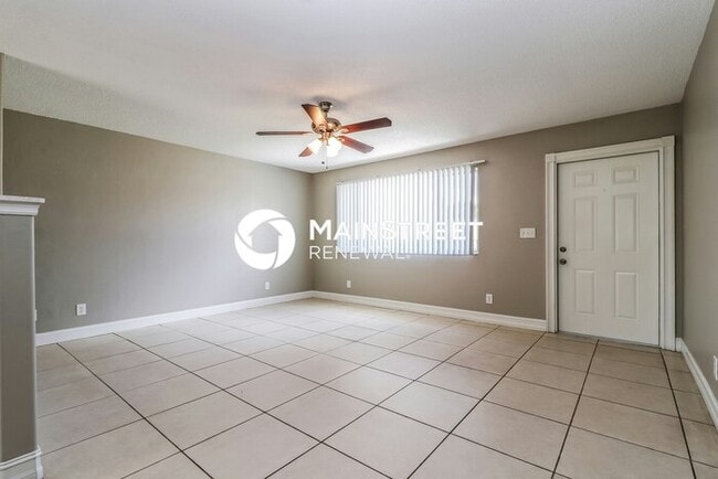 Building Photo - 3 Bedroom Pet-Friendly Home in Fort Myers,...