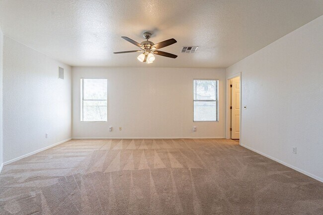 Building Photo - Spacious Oro Valley 4-Bedroom Rental with Modern Comforts