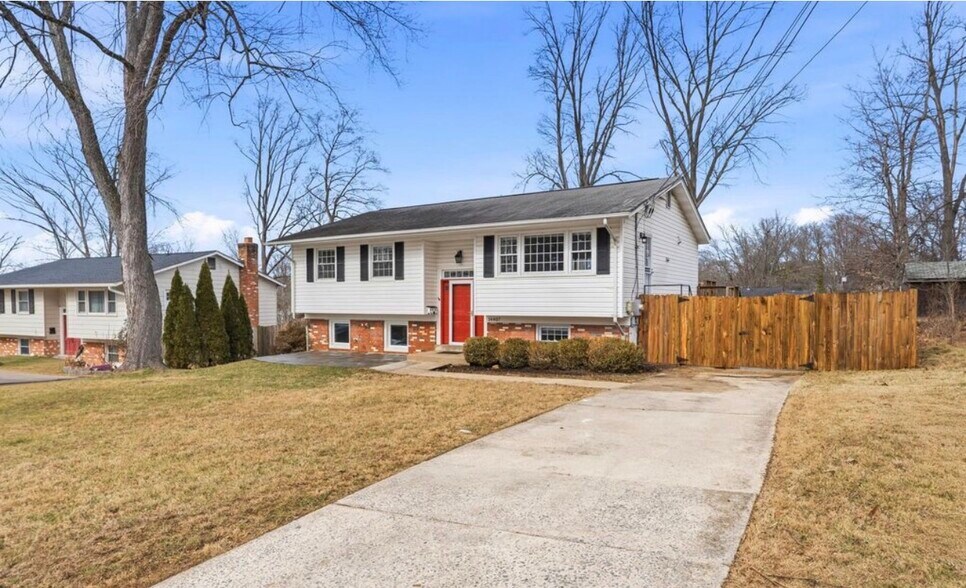 Building Photo - 14407 Oakvale St