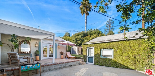 Building Photo - 9031 David Ave