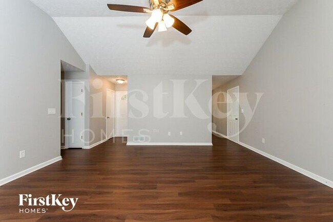 Building Photo - 470 Willow Ln