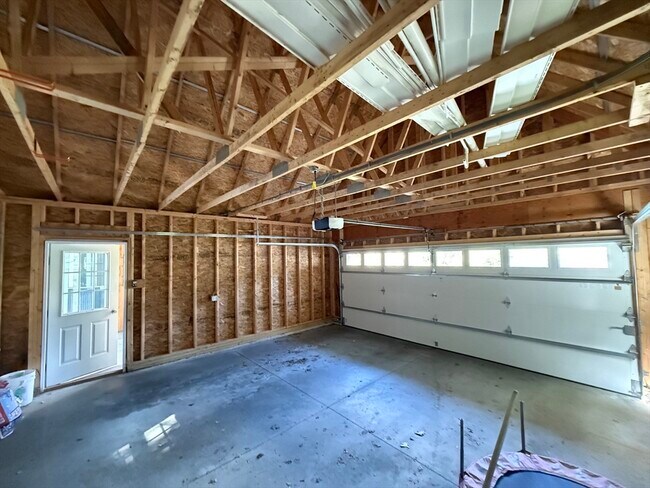 Building Photo - 9 Bancroft St