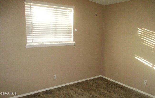 Building Photo - 128 Graphite Dr