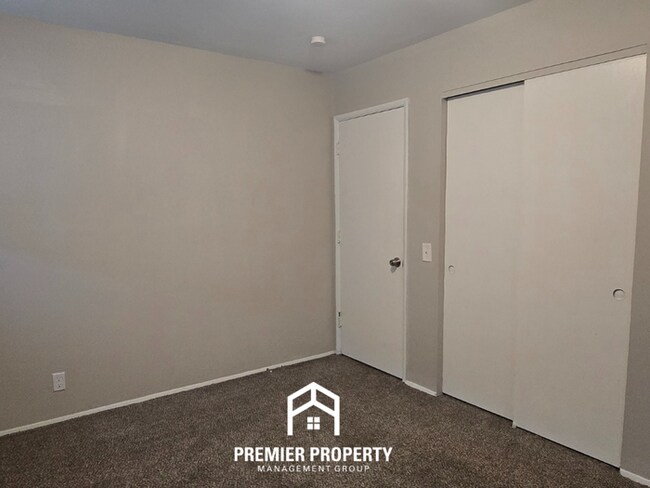 Building Photo - 2185 Flight Dr