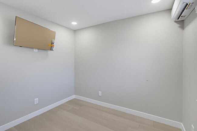 Building Photo - 7993 Montara Ave