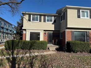 Building Photo - 1111 Holland St