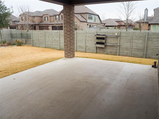 Building Photo - 400 Sunflower Ave