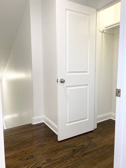 Building Photo - 61 Chestnut St