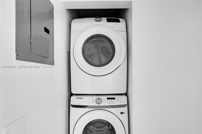 Building Photo - 1403 S Liberty Ave