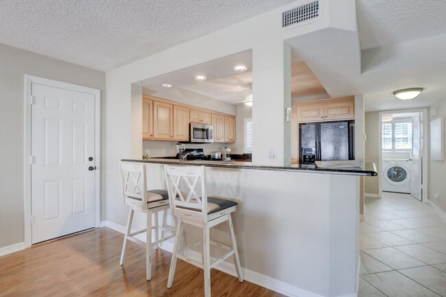 Building Photo - 1501 Chesapeake Ave