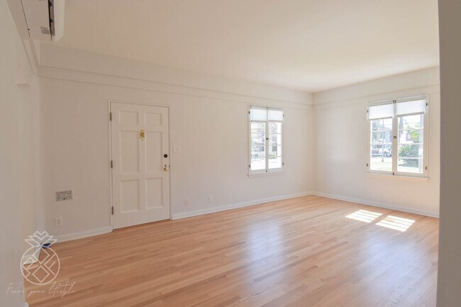 Building Photo - 1069 S Holt Ave