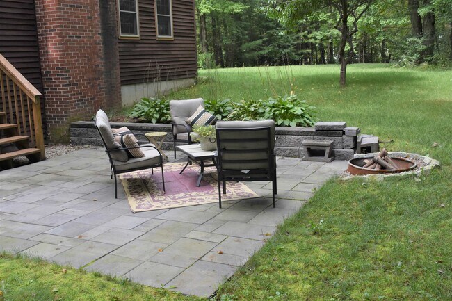 Building Photo - 26 Riverbend Rd