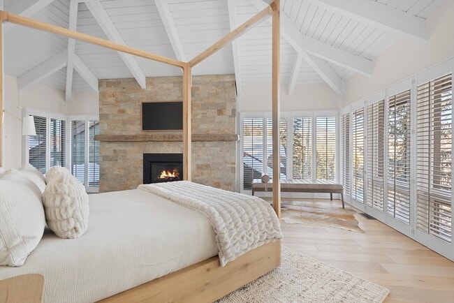 Building Photo - 18 Edgewood Ln