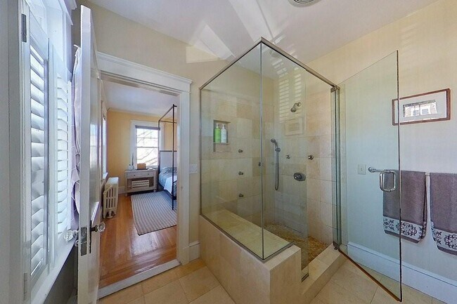 Building Photo - 27 Cranston Ave