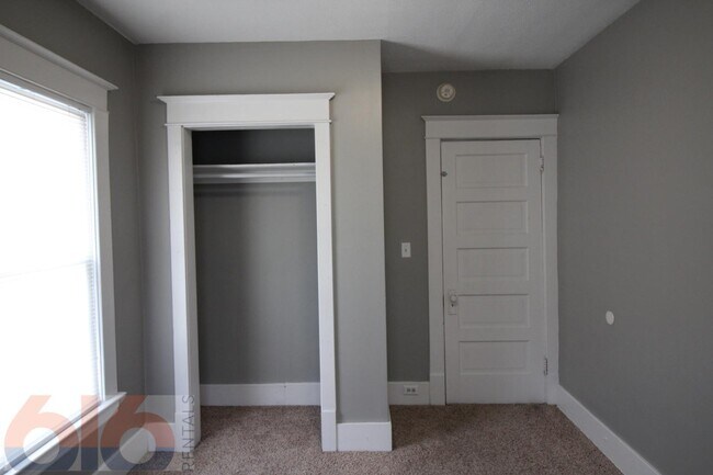 Building Photo - 1124 Watson St SW