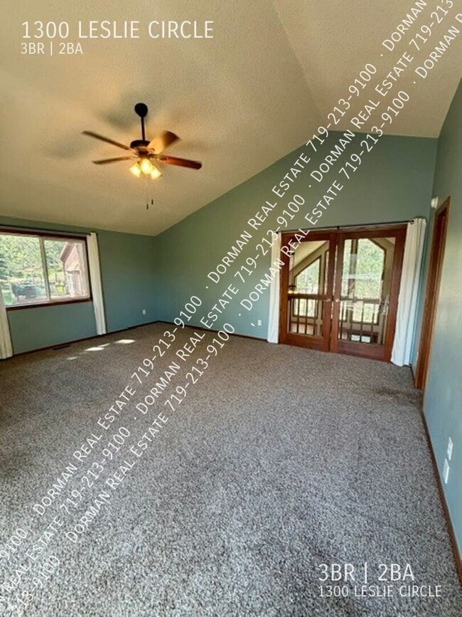 Building Photo - 1300 Leslie Cir
