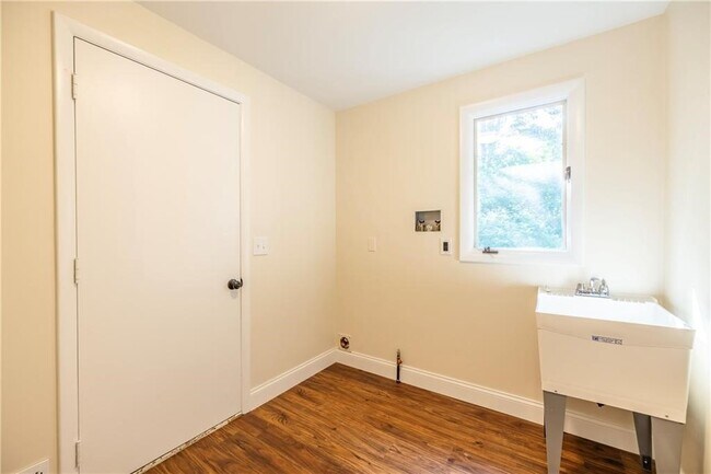 Building Photo - 104 Tumbleweed Dr
