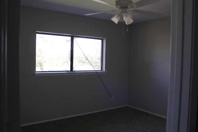 Building Photo - 2403 Bosque Dr