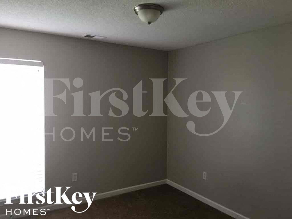 Building Photo - 1665 Central Trails Dr