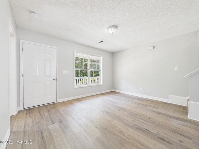 Building Photo - 17 Brantley Cir