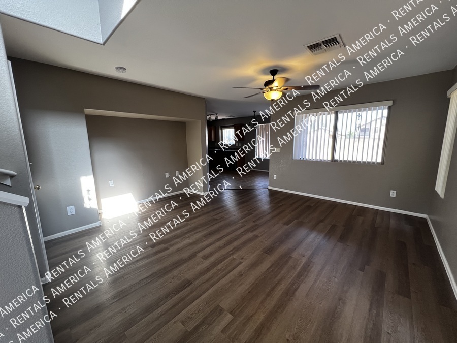 Building Photo - 1028 E Dragon Fly Rd