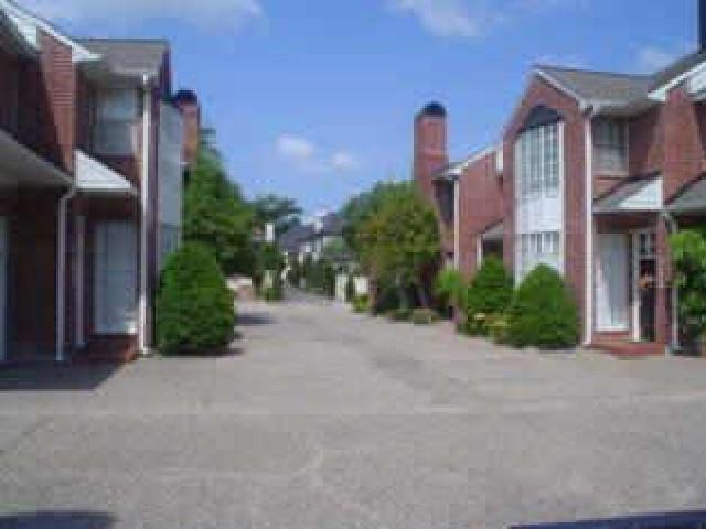 Building Photo - 2305 Nantucket Dr