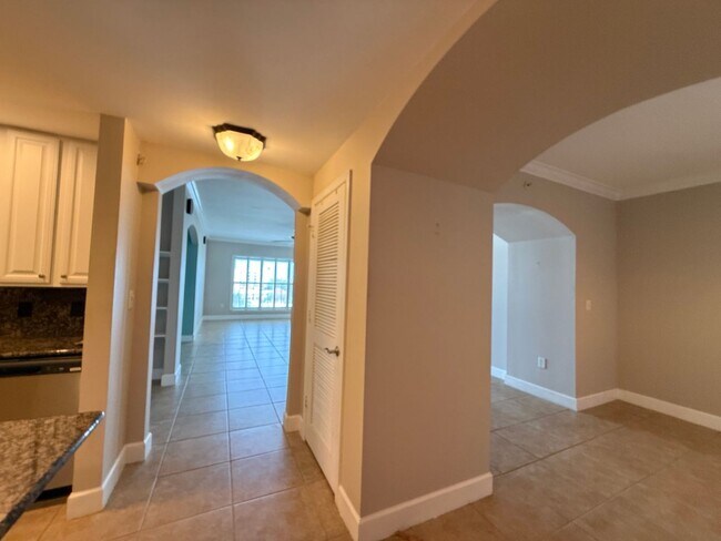 Building Photo - Spacious 2/2 Condo with Waterview in River Dance!