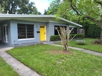 Building Photo - 1801 Pineview Cir