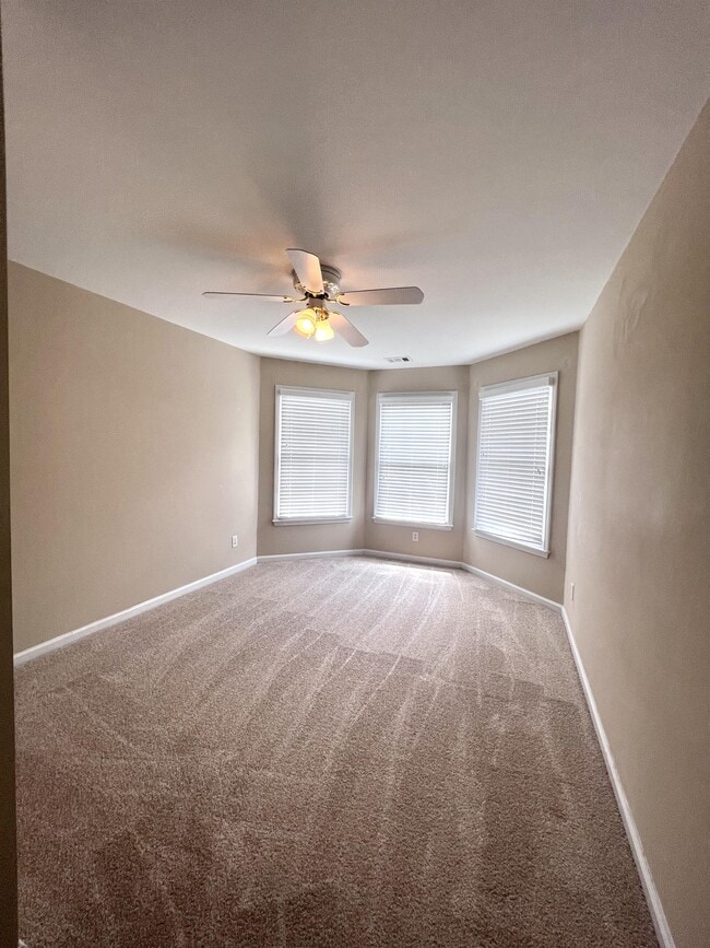 Building Photo - 137 Towne Park Dr