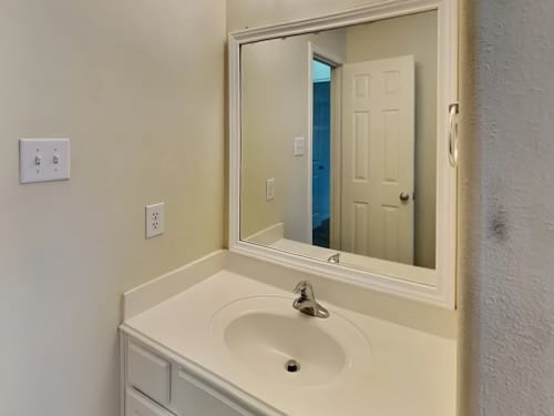 Building Photo - 8617 Discus Dr