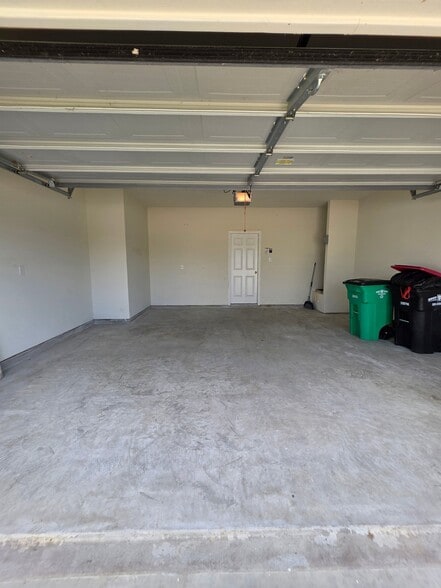 Building Photo - 24006 Hay Needle Ln