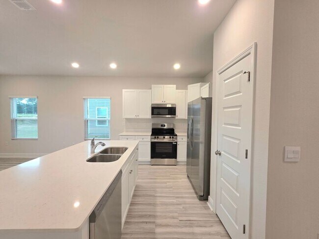 Building Photo - 4006 Pendragon Cir