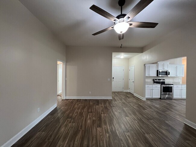 Building Photo - 407 Tradewind Trl