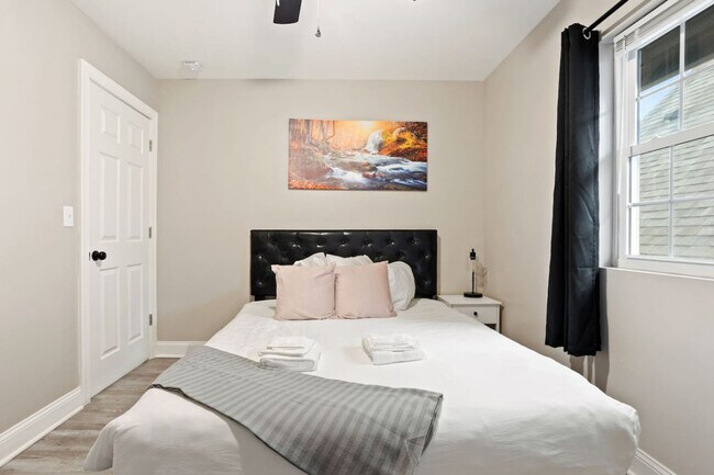 Building Photo - 1523 S East St