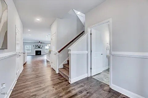 Building Photo - Room in House on Boomer St