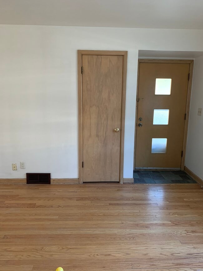 Building Photo - 3209 S 35th St