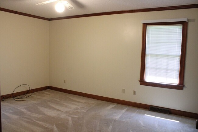 Building Photo - 2601 Bayleaf Cir SW