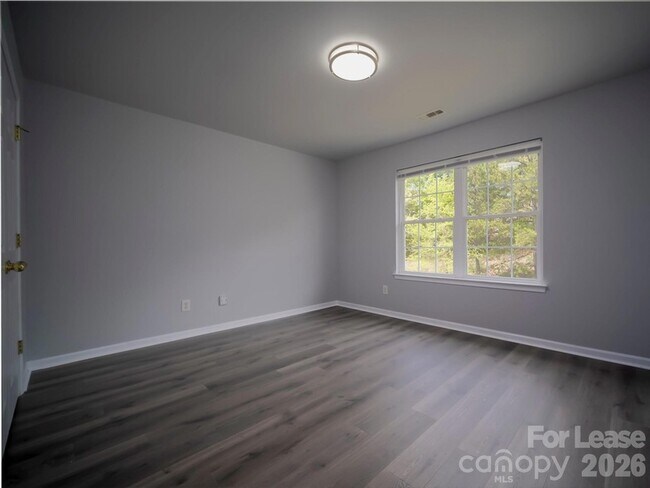 Building Photo - 1030 Boxelder Ln