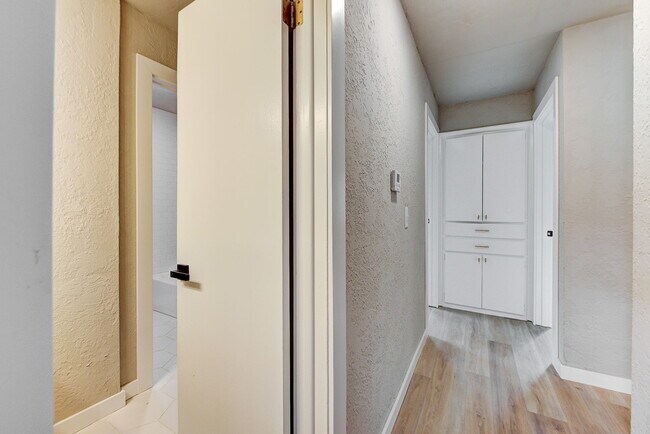 Building Photo - 320 NW 86th St