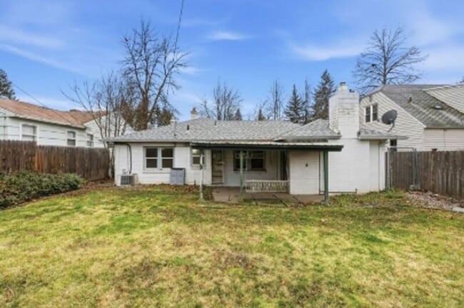 Building Photo - 1307 E Thurston Ave