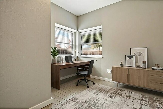 Building Photo - 16801 Gravesend Rd