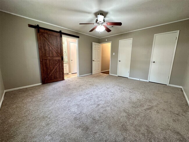 Building Photo - 2111 Rycroft Dr